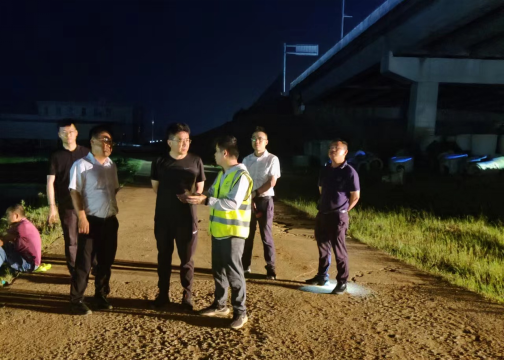 抗洪抢险报导-迎“汛”而上，奔赴前线 -320.png